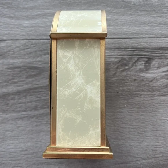 Vintage Linden Alarm Clock - Picture 5 of 14